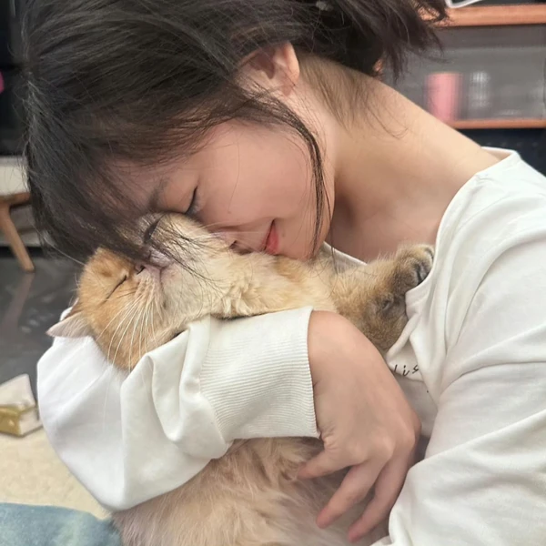 Popular photo full of fans’ love for Shen Yue
