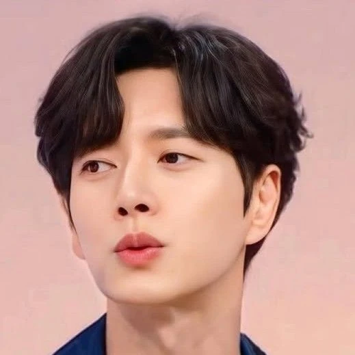 The most loved look of Park Haejin today