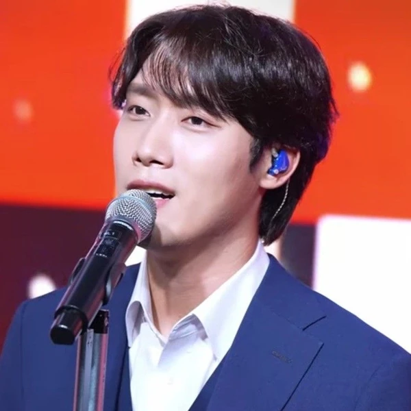 Popular photo full of fans’ love for Choi Woojin