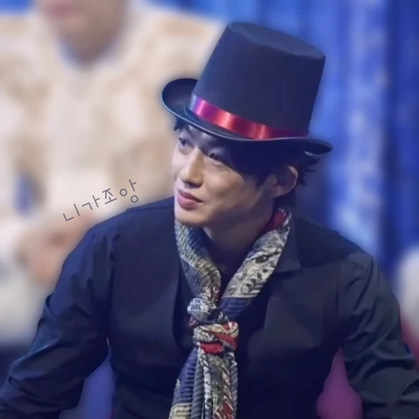 The most loved look of Shin Seungtae today
