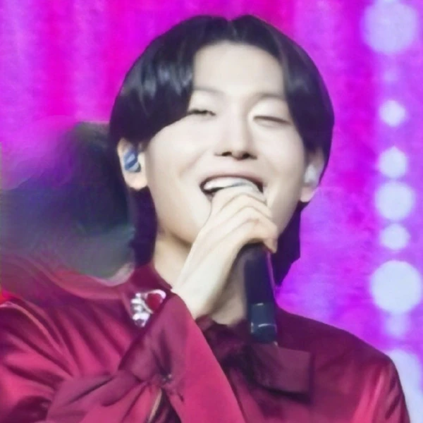 Popular photo full of fans’ love for Kim Yongbin