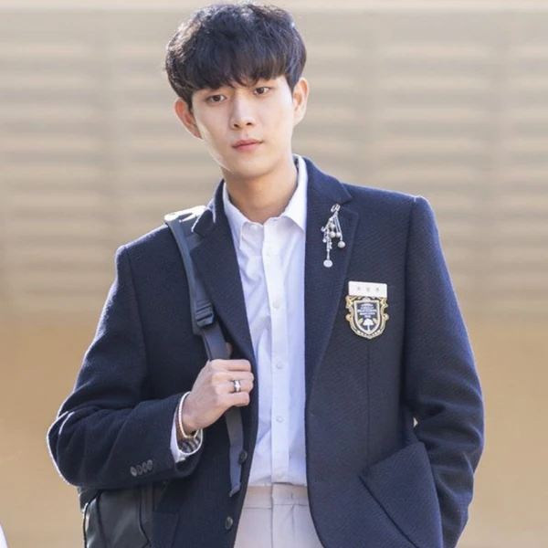 The most loved look of Kim Youngdae today