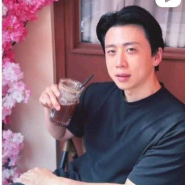 Popular photo full of fans’ love for Namgung Jin