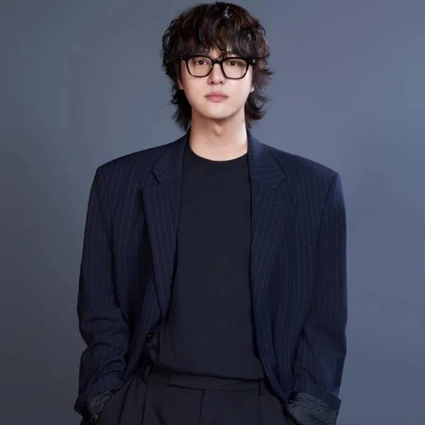 The most loved look of Yang Sejong today