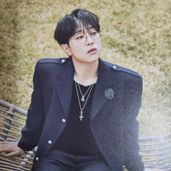 The most loved look of An Sunghoon today