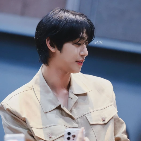 The most loved look of Ahn Hyoseop today