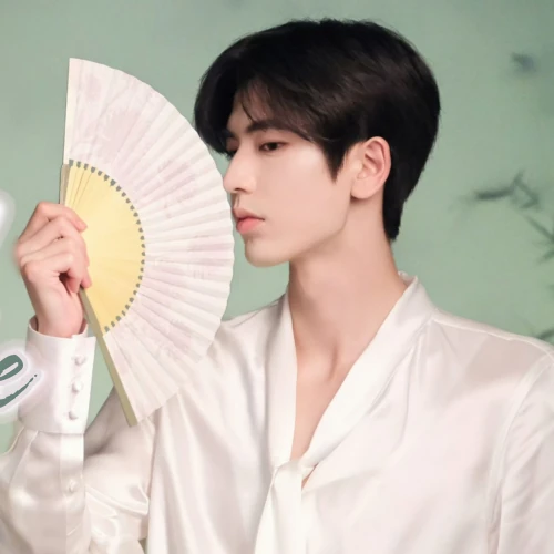 Popular photo full of fans’ love for Zhang Linghe