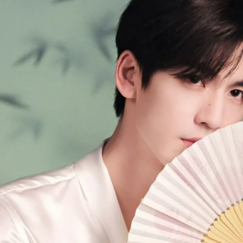 Popular photo full of fans’ love for Zhang Linghe