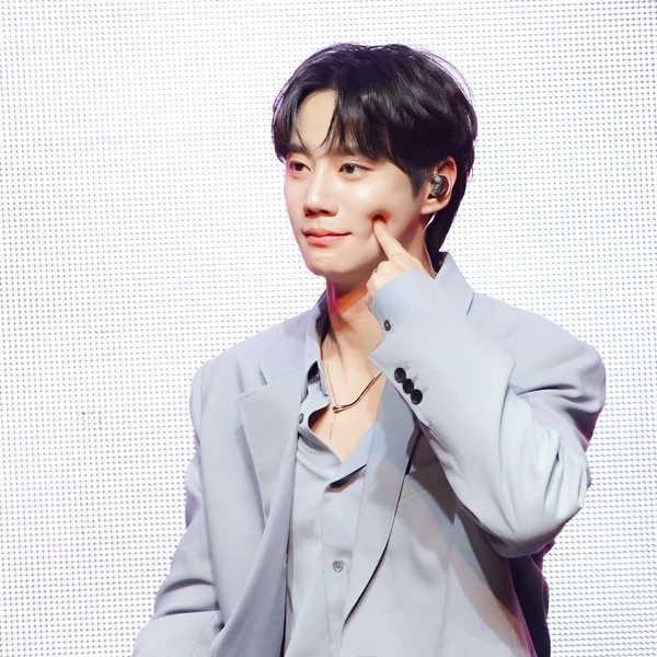 The most loved look of Lee Junyoung today