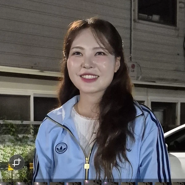Popular photo full of fans’ love for Miss Kim