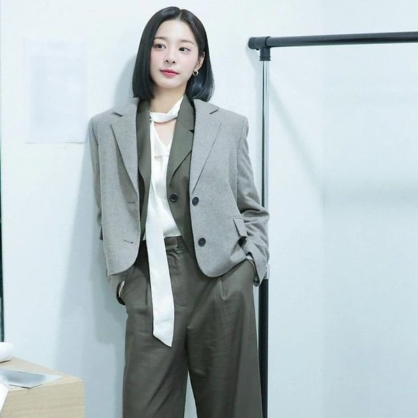 Popular photo full of fans’ love for Seol Inah