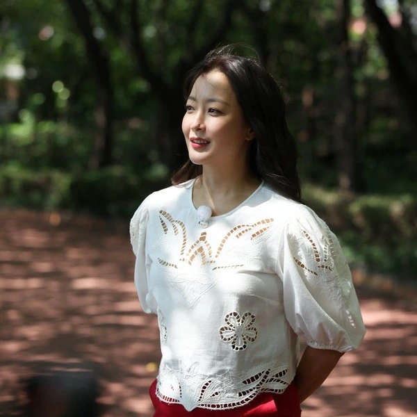 Popular photo full of fans’ love for Kim Heesun