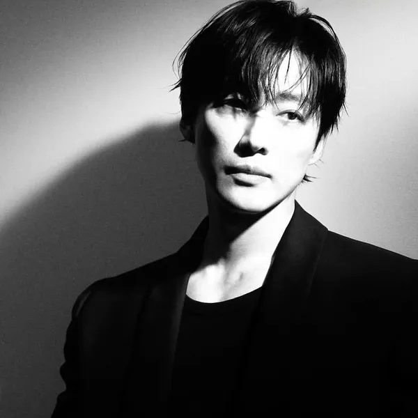 Popular photo full of fans’ love for Namkoong Min