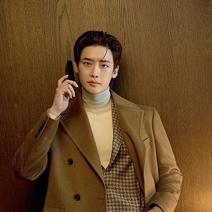 Popular photo full of fans’ love for Lee Jongsuk