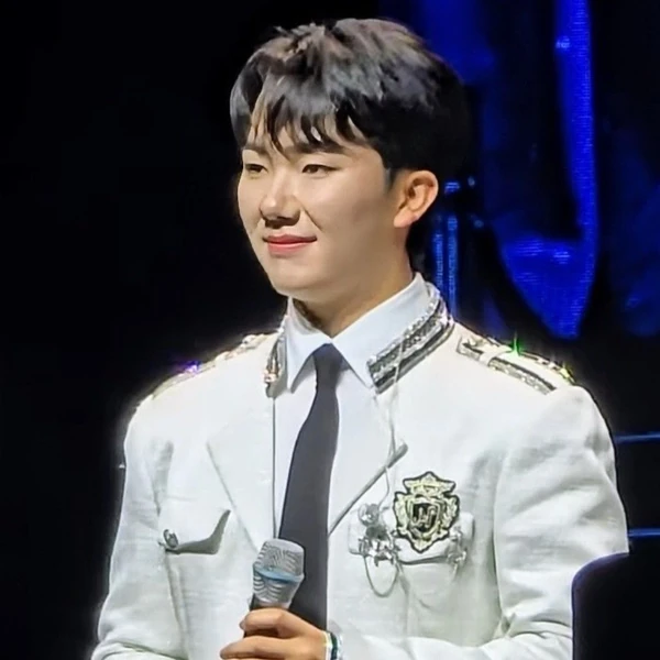 Popular photo full of fans’ love for Nam Seungmin