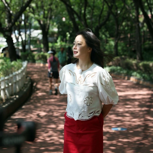 Popular photo full of fans’ love for Kim Heesun