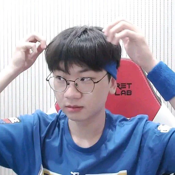 오늘 최애돌셀럽에서 빛나는 도란의 대표 사진