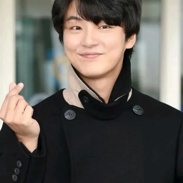 Popular photo full of fans’ love for Yoon Shiyoon