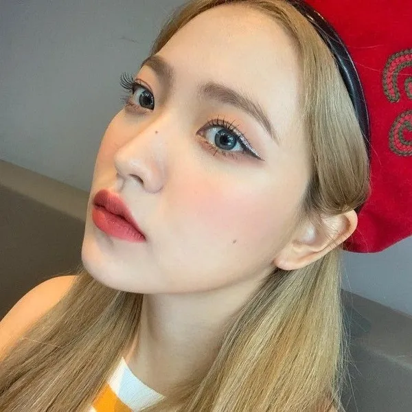 The most loved look of Yeri (1999) today