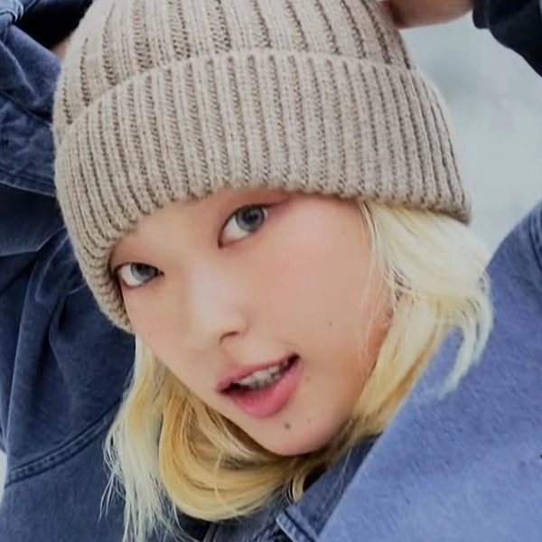 Popular photo full of fans’ love for KYOKA