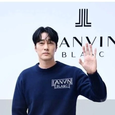 The most loved look of So Jisub today