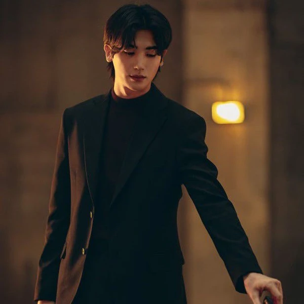 The most loved look of Park Hyungsik today