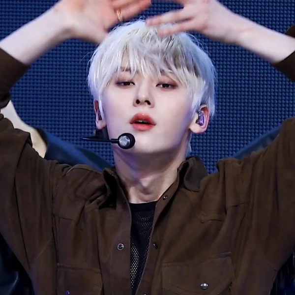 The most loved look of Hwang Minhyun today