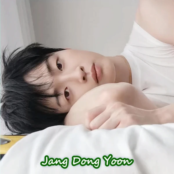 The most loved look of Jang Dongyoon today