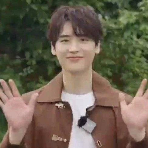 The most loved look of Lee Jongsuk today