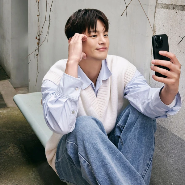 Popular photo full of fans’ love for Seo Inguk