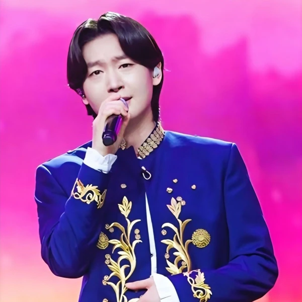 Popular photo full of fans’ love for Kim Yongbin