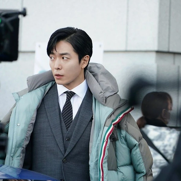 Popular photo full of fans’ love for Kim Jaewook