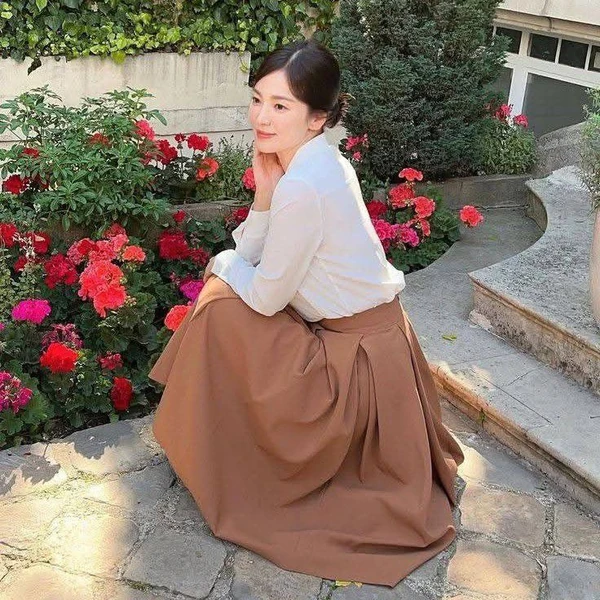 The most loved look of Song Hyekyo today