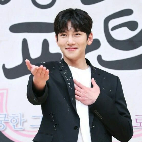 The most loved look of Ji Changwook today