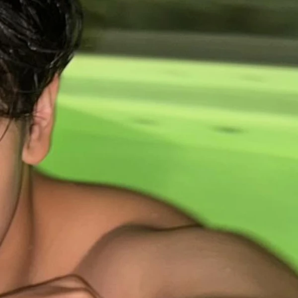 Popular photo full of fans’ love for Joong Archen Aydin