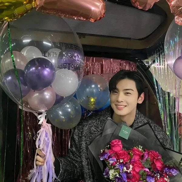 Today’s standout profile photo of Cha Eunwoo on Choeaedol Celeb