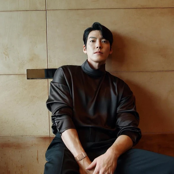 The most loved look of Kim Woobin today