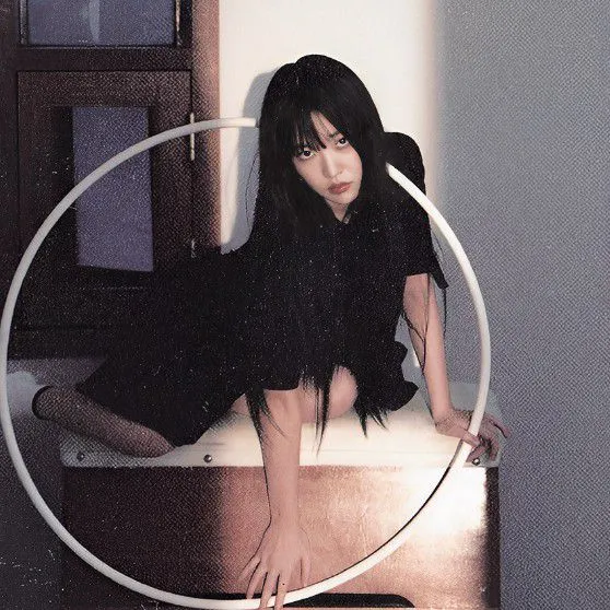 The most loved look of Yeri (1999) today