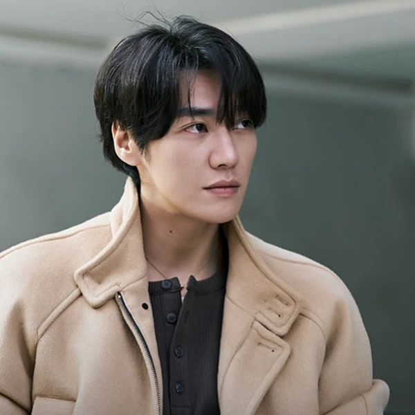 Popular photo full of fans’ love for Kim Youngkwang