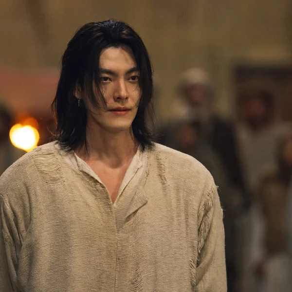 The most loved look of Kim Woobin today