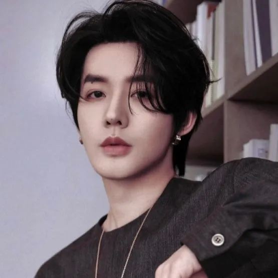 Popular photo full of fans’ love for Deng Wei
