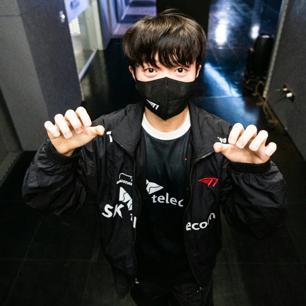 Popular photo full of fans’ love for Keria