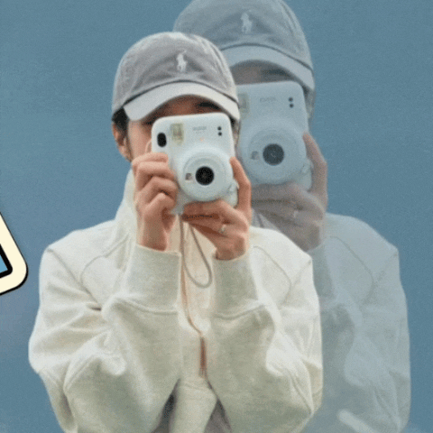 Popular photo full of fans’ love for Jang Nara