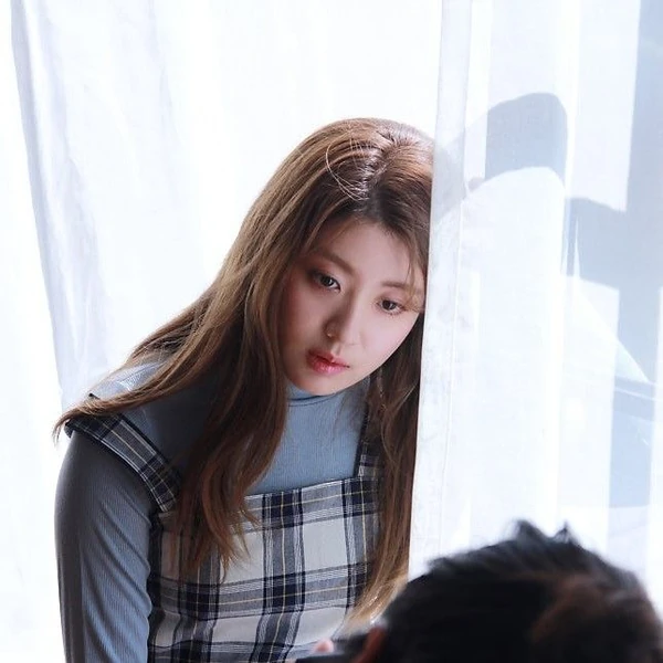 Popular photo full of fans’ love for Nam Jihyeon