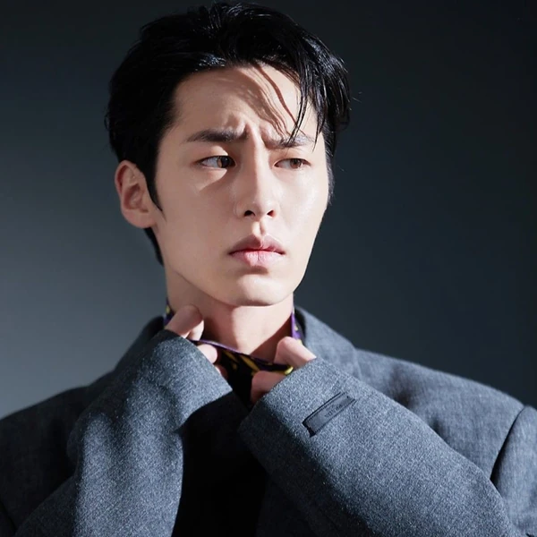Popular photo full of fans’ love for Lee Jaewook