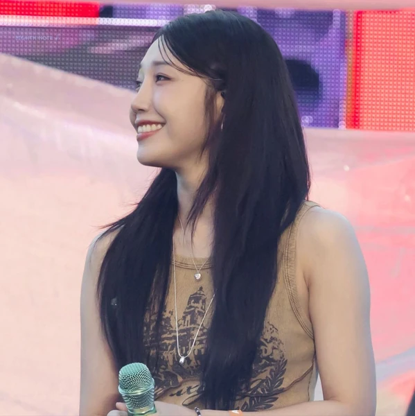 Popular photo full of fans’ love for Jung Eunji