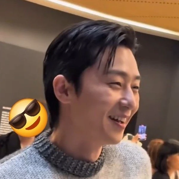 The most loved look of Park Seojoon today
