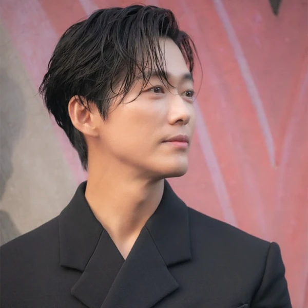 Popular photo full of fans’ love for Namkoong Min
