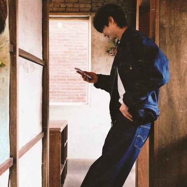Popular photo full of fans’ love for Byeon Wooseok