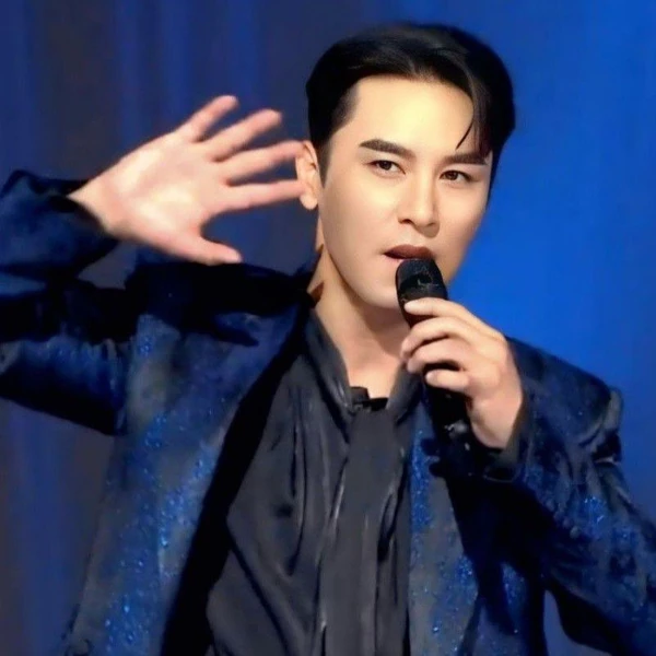 The most loved look of Jang Minho today